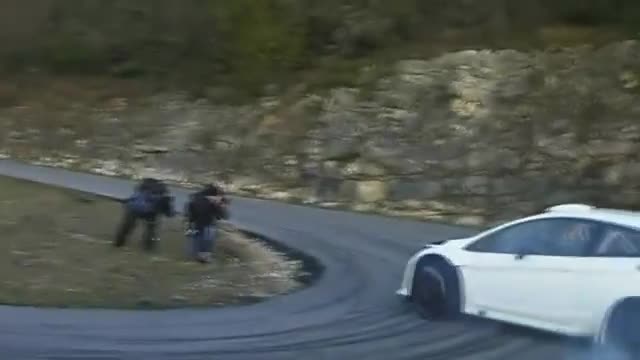 Перфектното вземане на завой !!!