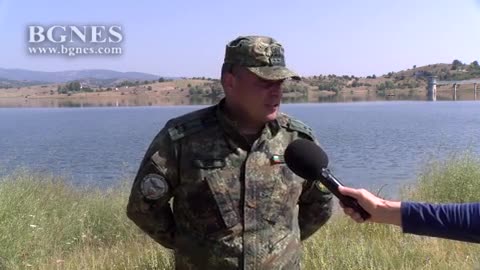 Военни, спешни медици и огнеборци показаха спасяване при прелял язовир