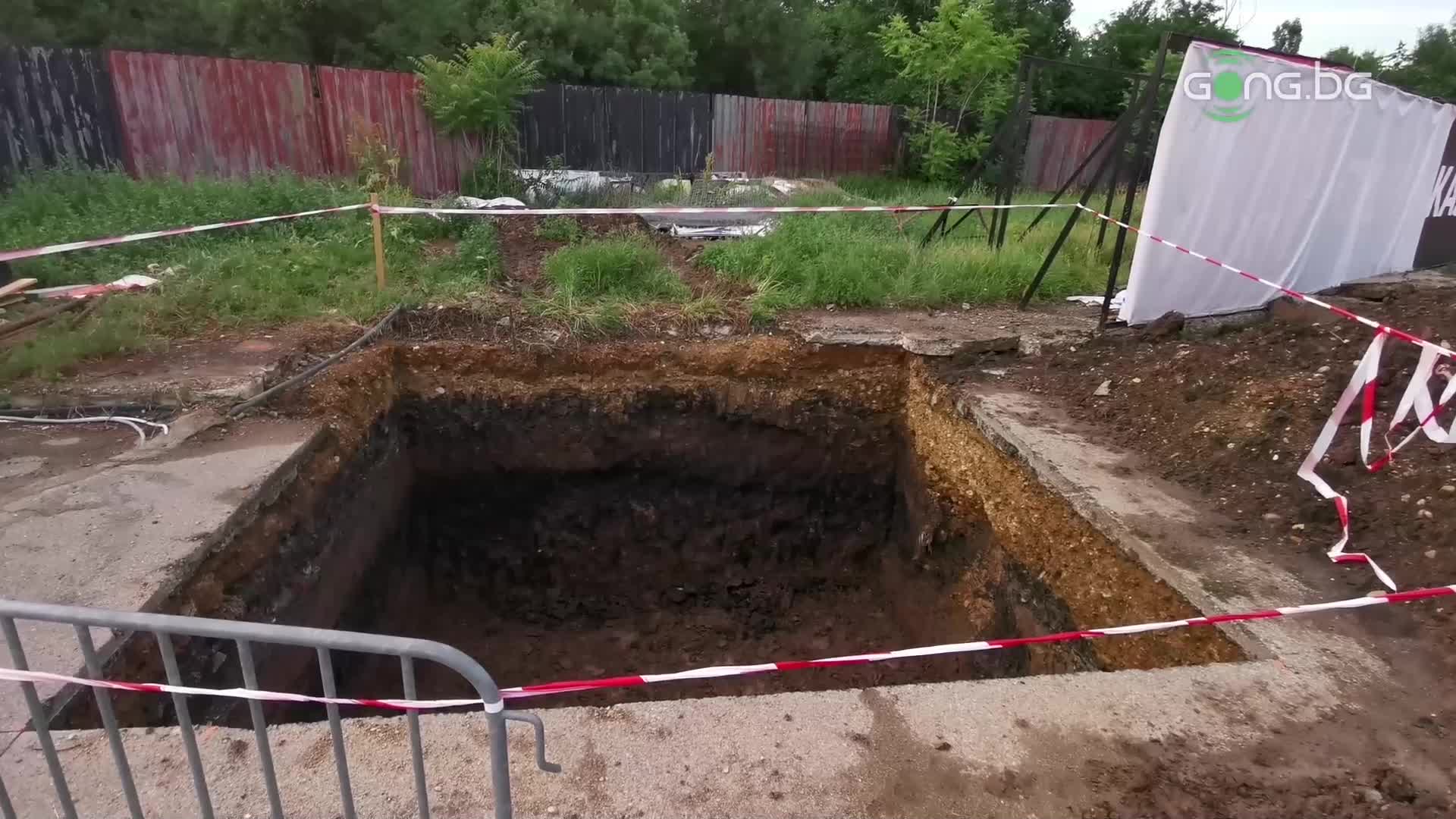Изкопи за осветлението на "Локомотив"