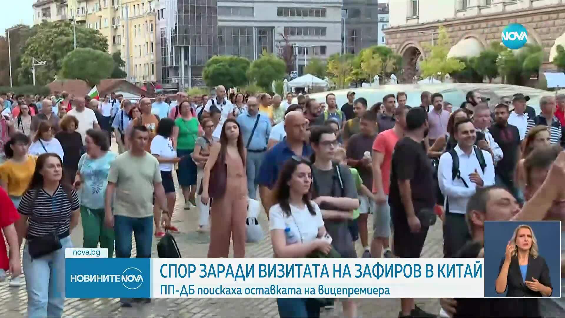 Посещението на Зафиров в Китай предизвика политически спорове