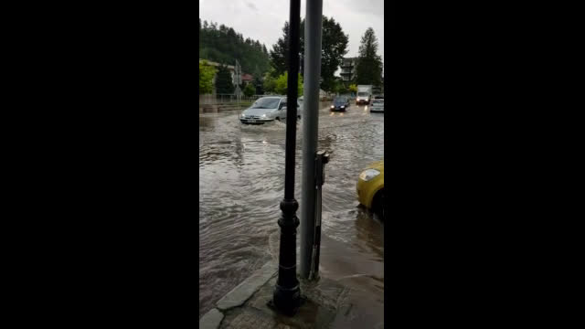 Леки вълни в центъра на град Трявна