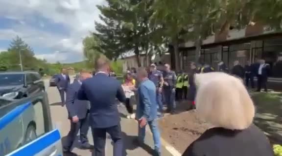 Министърът на вътрешните работи Калин Стоянов предостави полицейски автомобил за нуждите на участъка