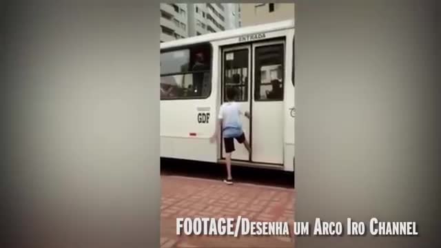 Не се шегувайте с този автобусен шофьор!
