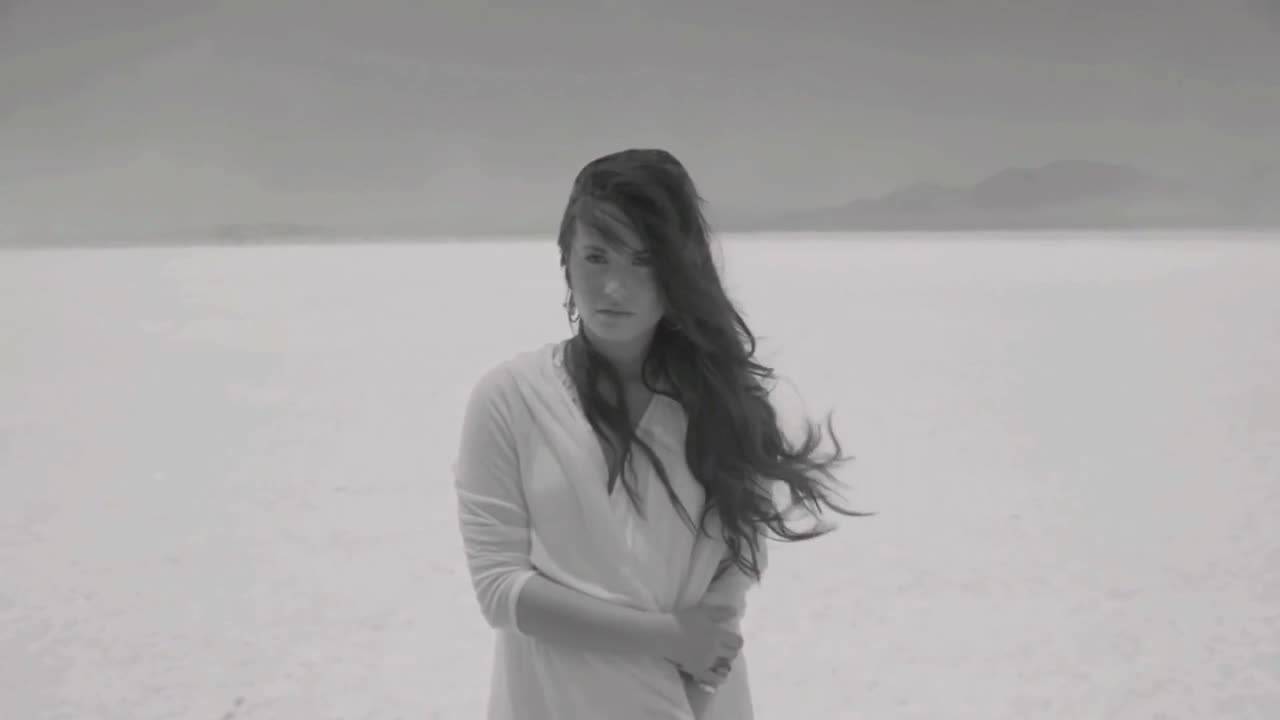 Превод •» Demi Lovato- Lionheart ( Music Video )