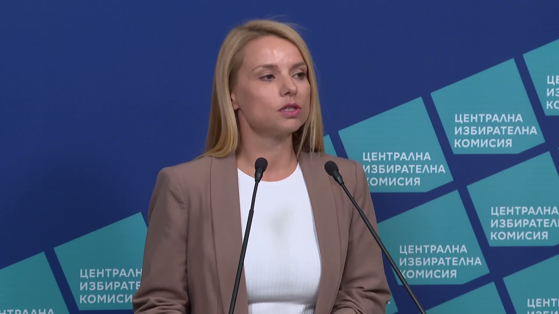 Машини в метрото, университети и училища, и симулация на машинен вот през телефона: ЦИК с подробности за президентския вот