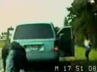 Негър Пребива Жена Полицай
