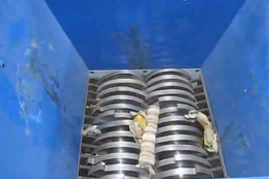 Мелачка която унищожава всичко