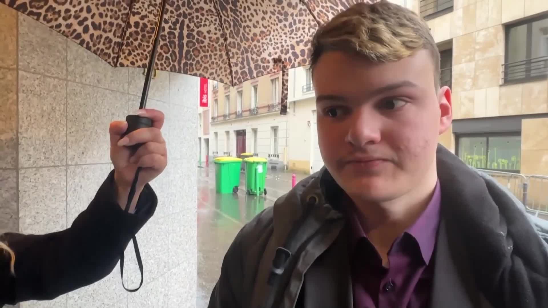 Жена хвърли новороденото си бебе през прозорец на хотел в Париж, то загина