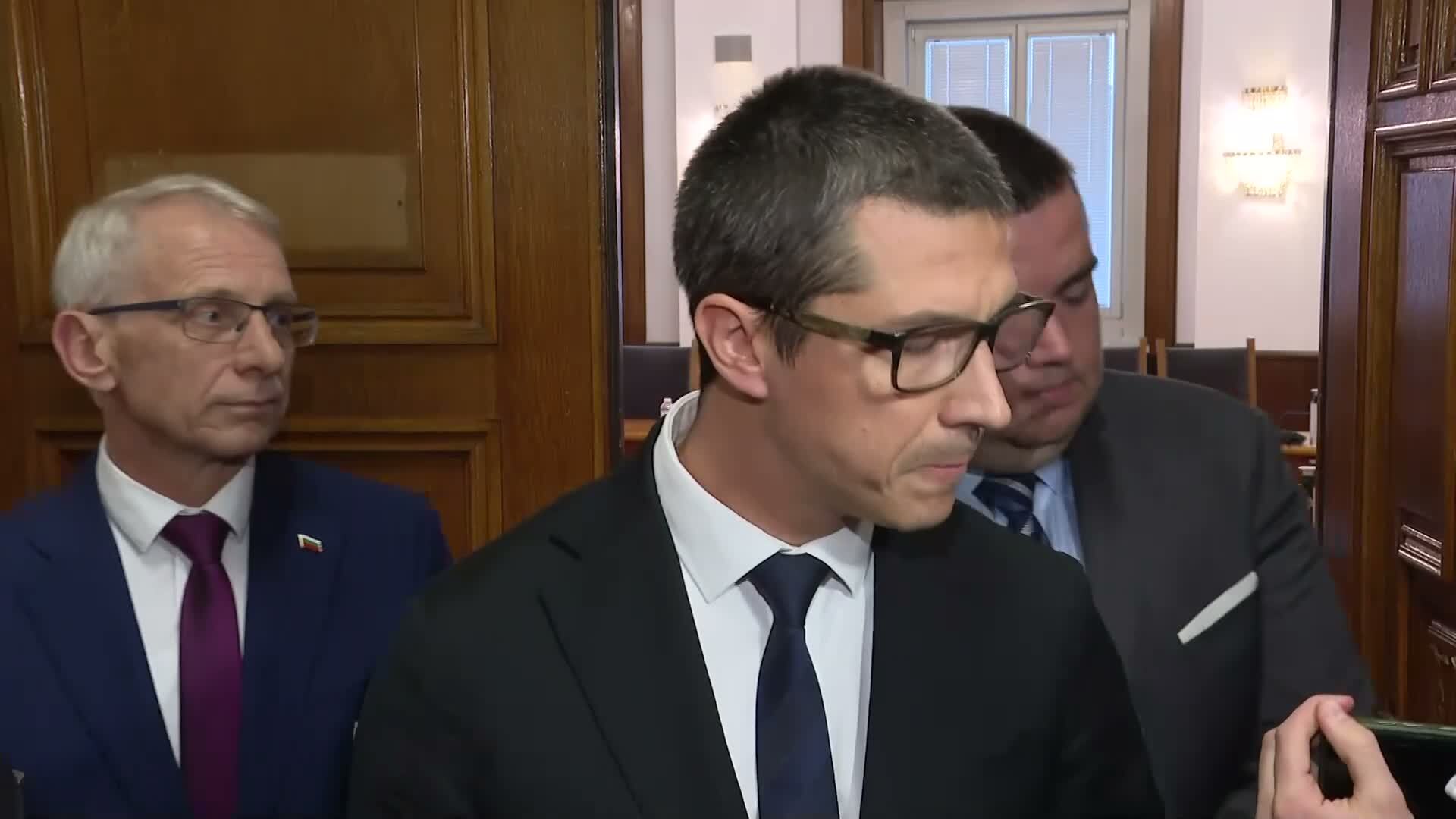 Провал на извънредното заседание на Правната комисия, управляващите не се явиха