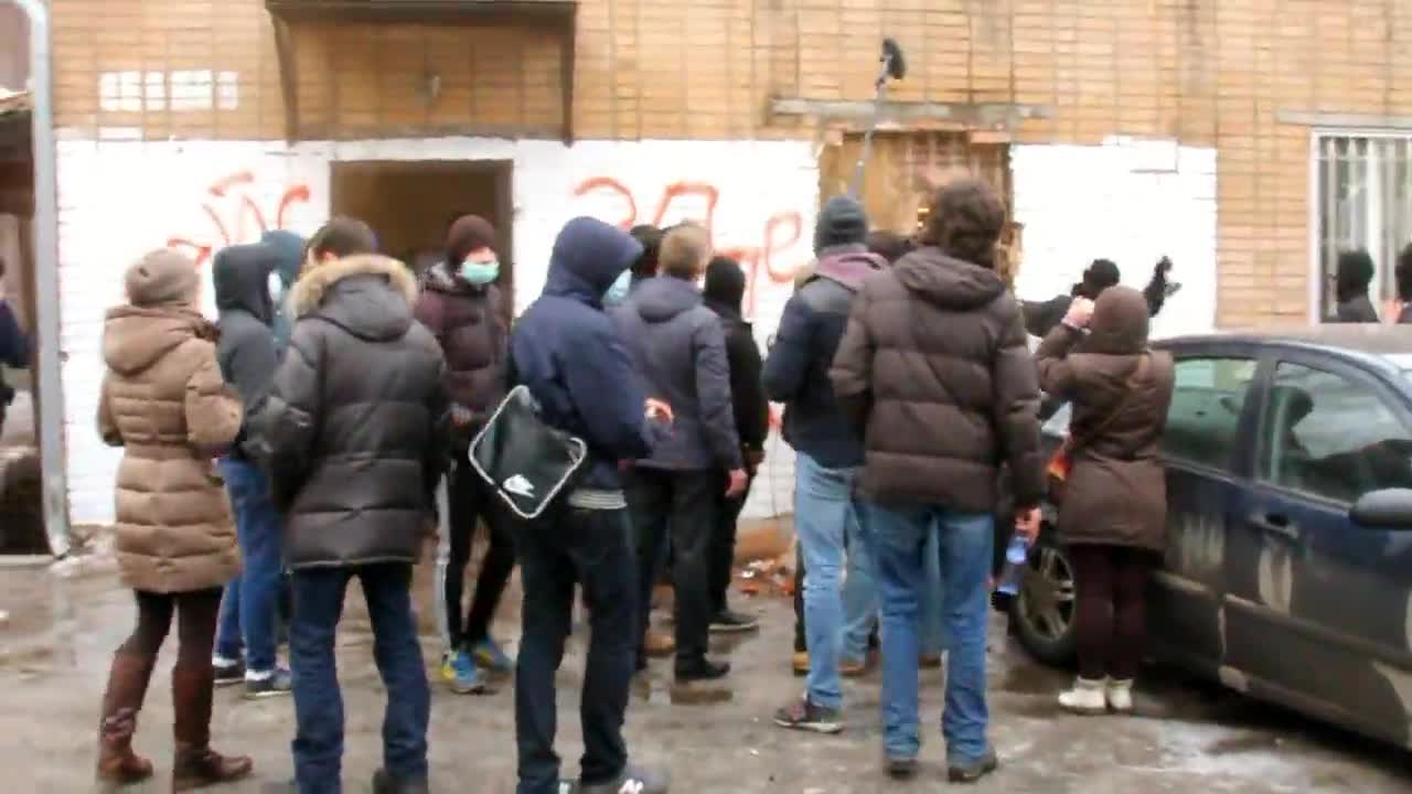 Дилъри зад стена? Не е проблем за Руснака! Смях!