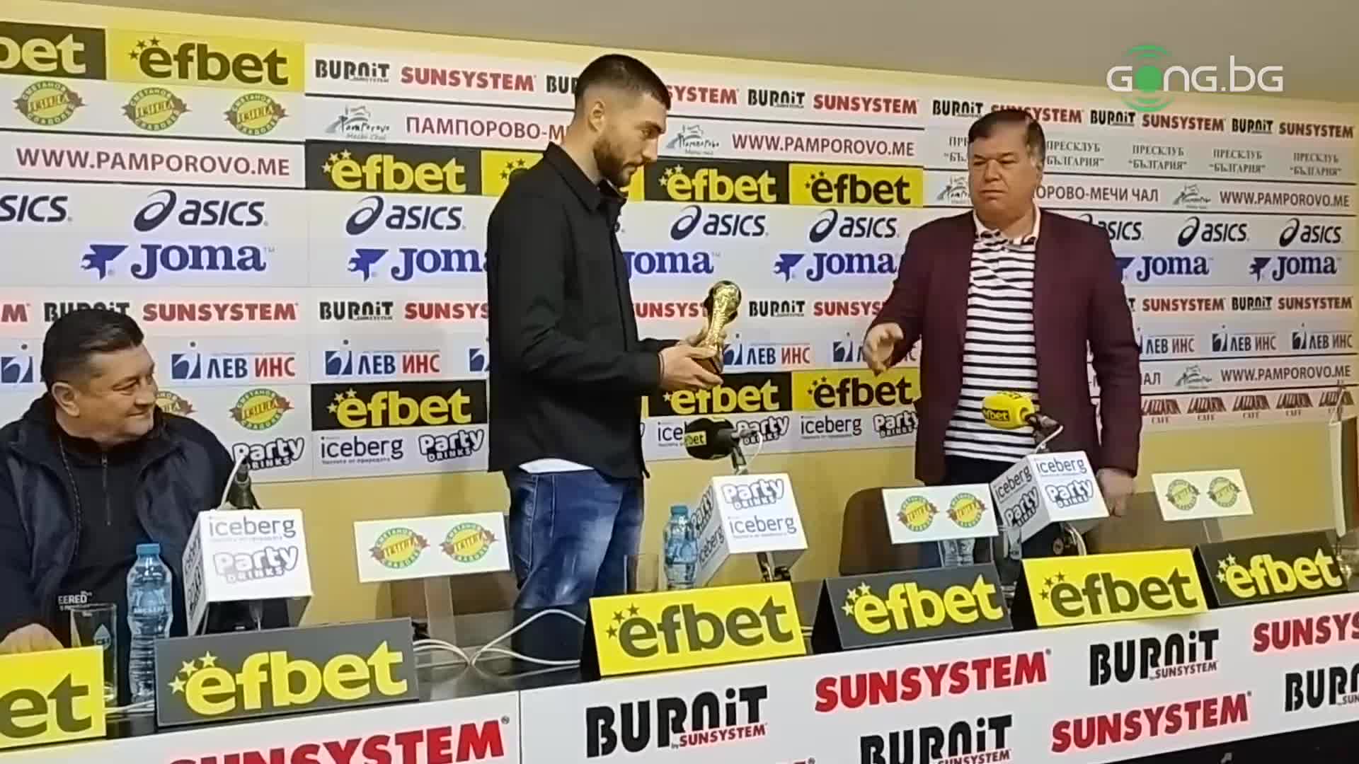 Димитър Митков бе награден за най-добър играч на 18-ия кръг