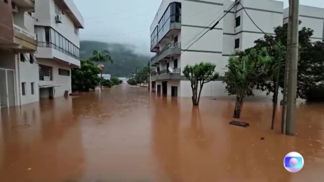 13 станаха жертвите на наводненията в Южна Бразилия