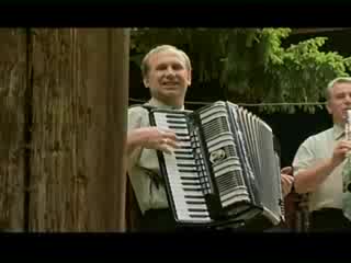 Виевска Фолк Група - Севдинко Кузом Пиленце