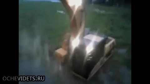 Багерист по време на работа съчетава с успешен риболов!