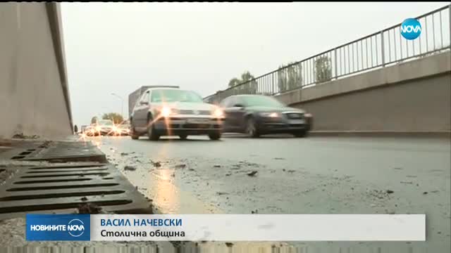 Авария затвори тунела на Лъвов мост в София