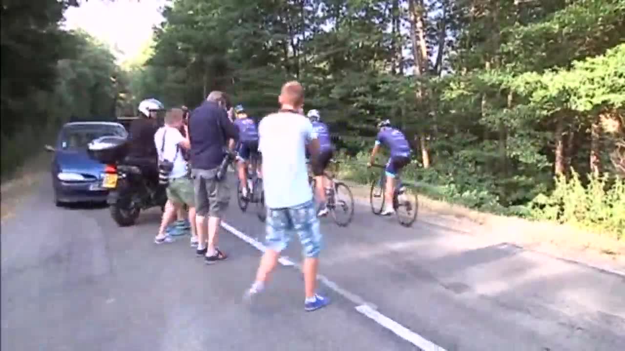 Ланс Армстронг участва благотворително на Тур дьо Франс