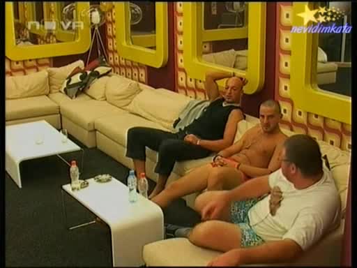 Big Brother 4-Умберто Прави Кретении И Си Показва Косматия Задник!04.11.2008