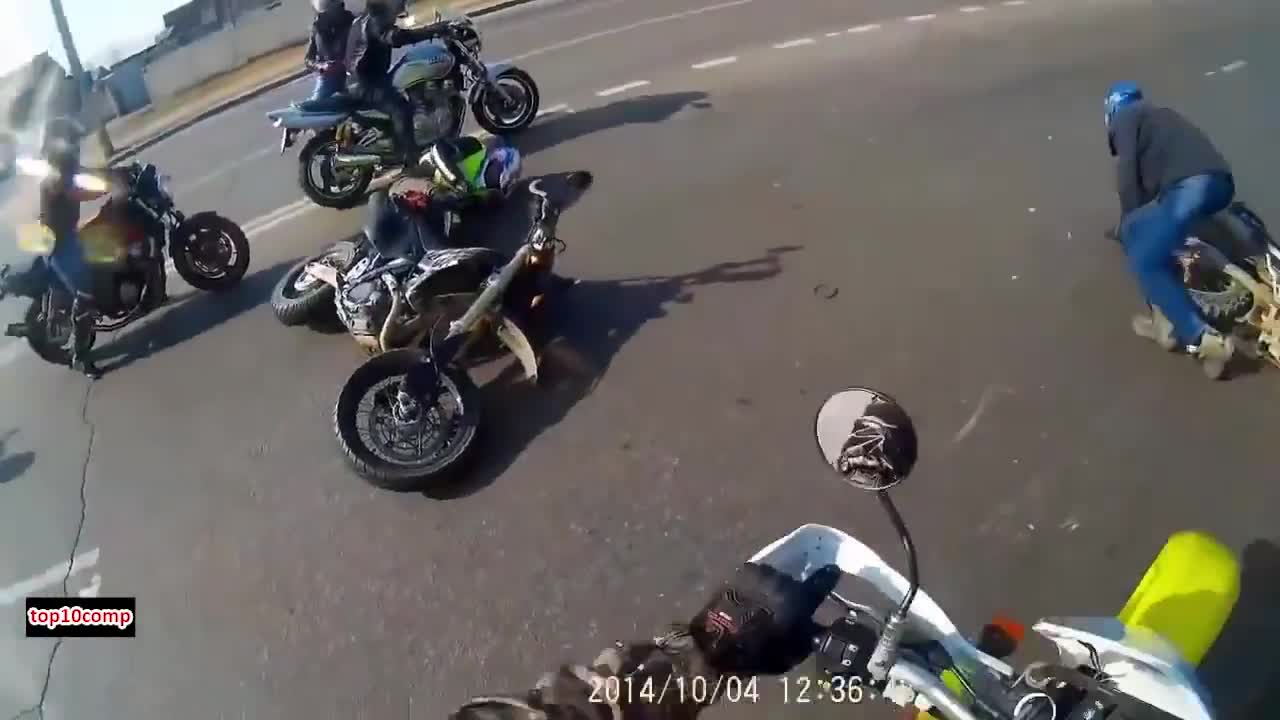 Катастрофи с мотори и ярост на пътя Компилация 2015