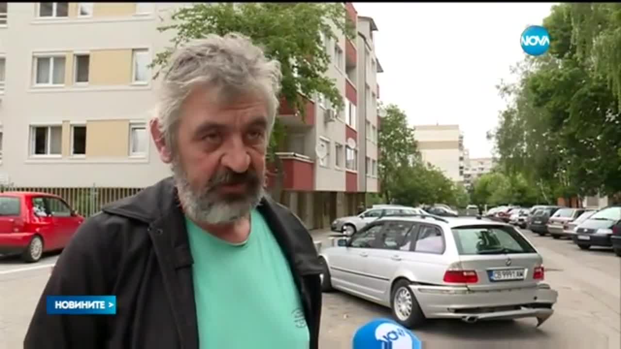 Боклукчийски камион помете три коли