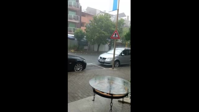 Силен дъжд в Приморско