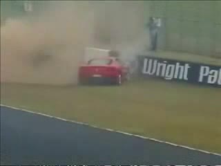 Глупав Шофьор Счупва Ново Ferrari