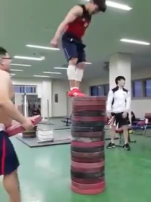 Колко високо може да скочи един китаец?