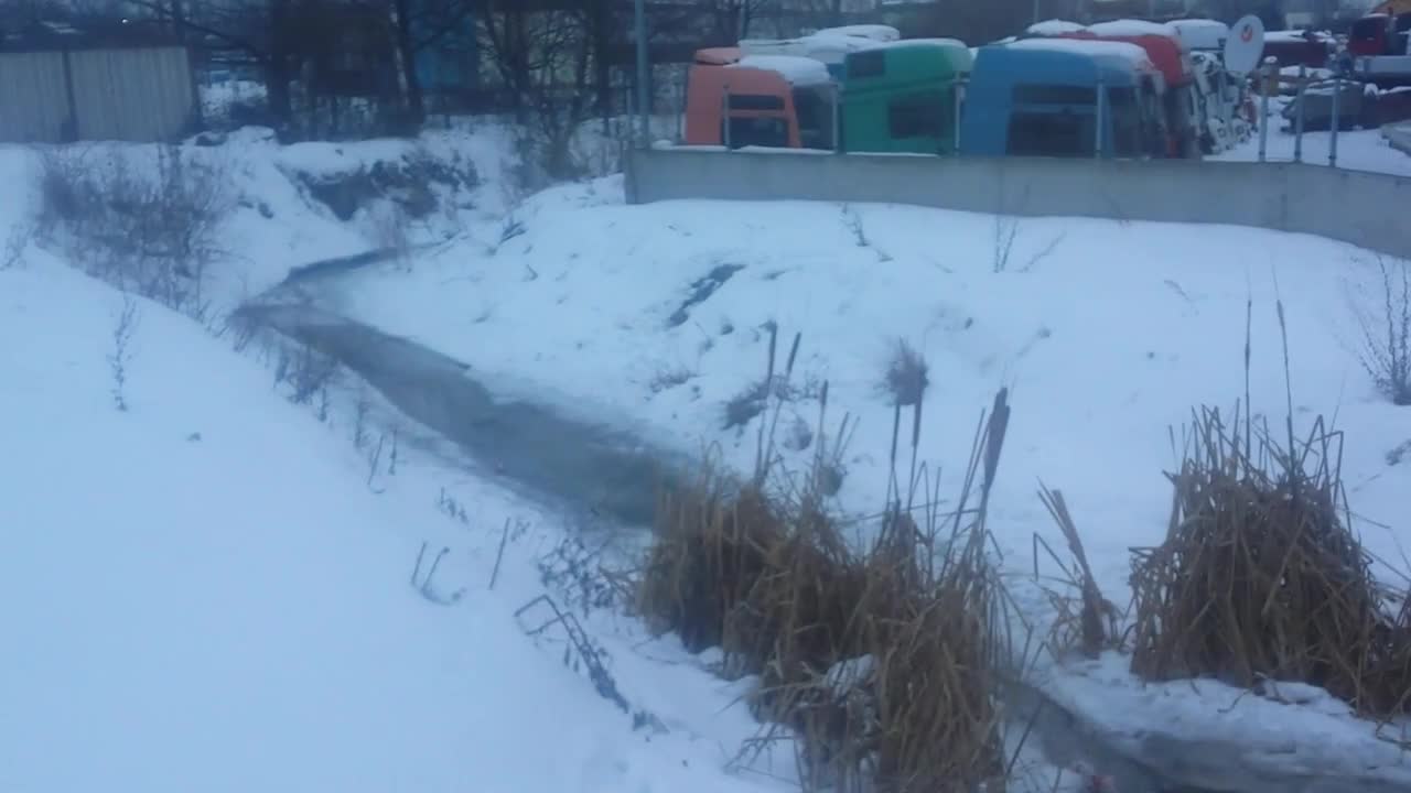 Замръзнала река