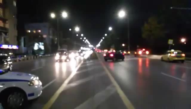 Полицията е отцепила пътя към Орлов мост, от Цариградско шосе се прави обратен завой