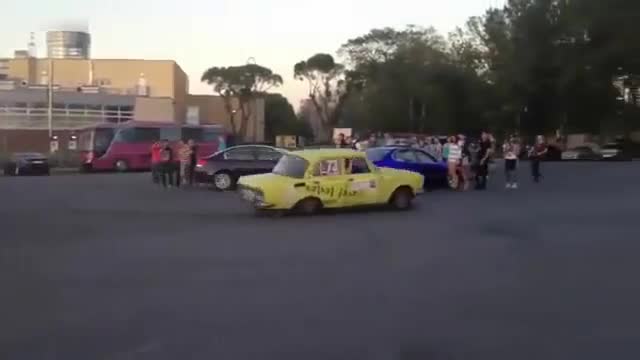 >Дрифт с Москвич - Много смях