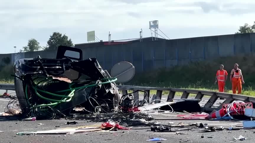 Осем души са ранени при катастрофа с автобус с германски ученици в Нидерландия