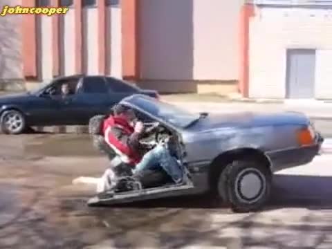 >Haй-нoвият модел Audi двуколка
