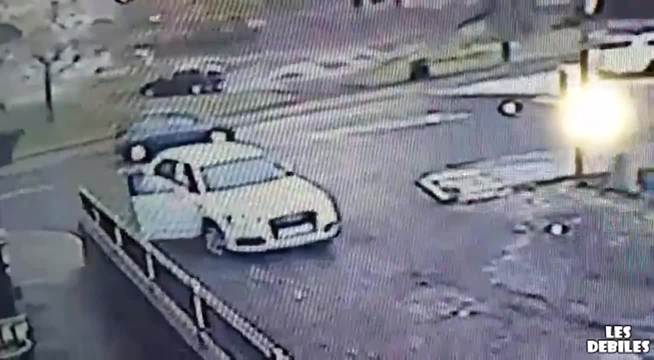 Жена срещу крадец на коли!