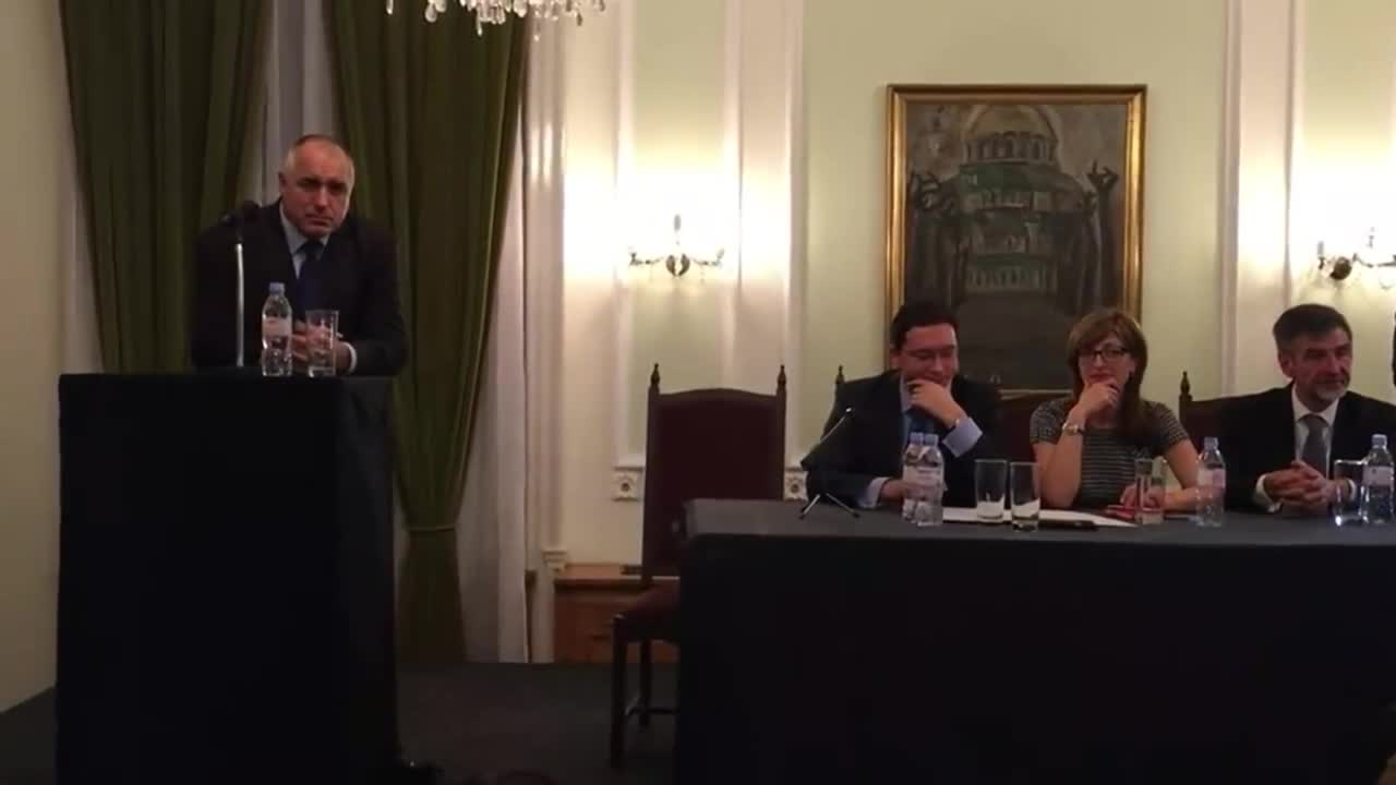 Бойко в шах! Не знае какво да отговори на българските емигранти в Лондон