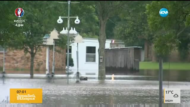 Спасиха няколко души след тежките наводнения в Тексас