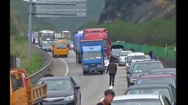 Жестока верижна катастрофа в Китай взе 6 жертви