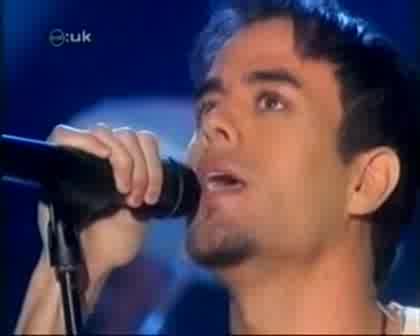Enrique Iglesias - Hero, Live On Cduk 2002