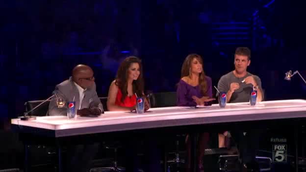 13 годишно момиче впечатлява журито в американския X Factor