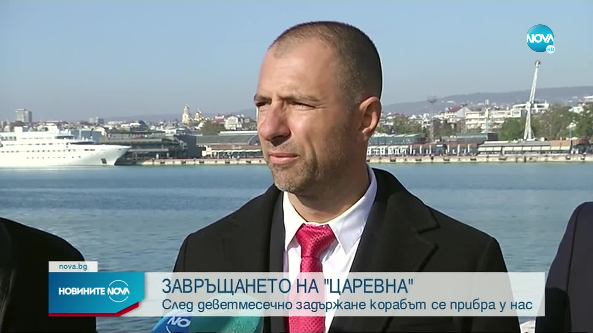 Корабът „Царевна” акостира на пристанището във Варна