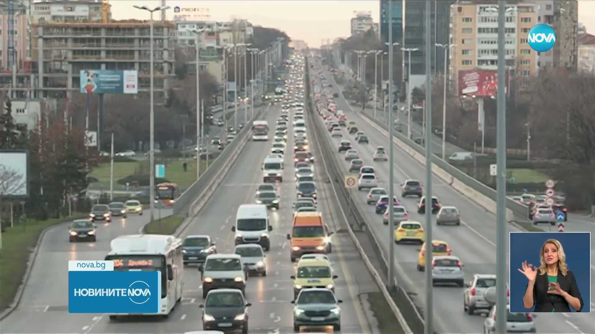 ЕС отстъпва от забраната на коли с двигатели с вътрешно горене през 2035 г.