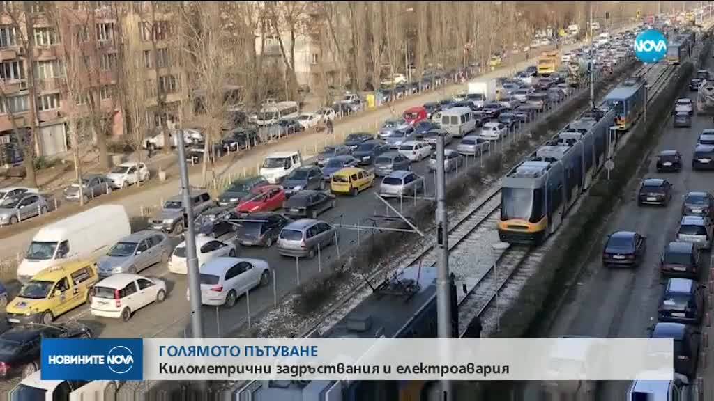 КОШМАРЕН ТРАФИК: Стотици хиляди тръгнаха на път