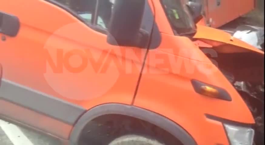 ЧЕЛЕН УДАР: Кола и камион се сблъскаха в Кресна, има пострадали