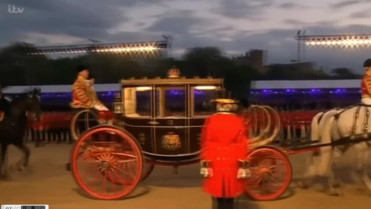 Шоу с 900 коня за рождения ден на кралица Елизабет II