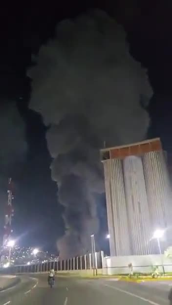 Силни експлозии разтърсиха Каракас