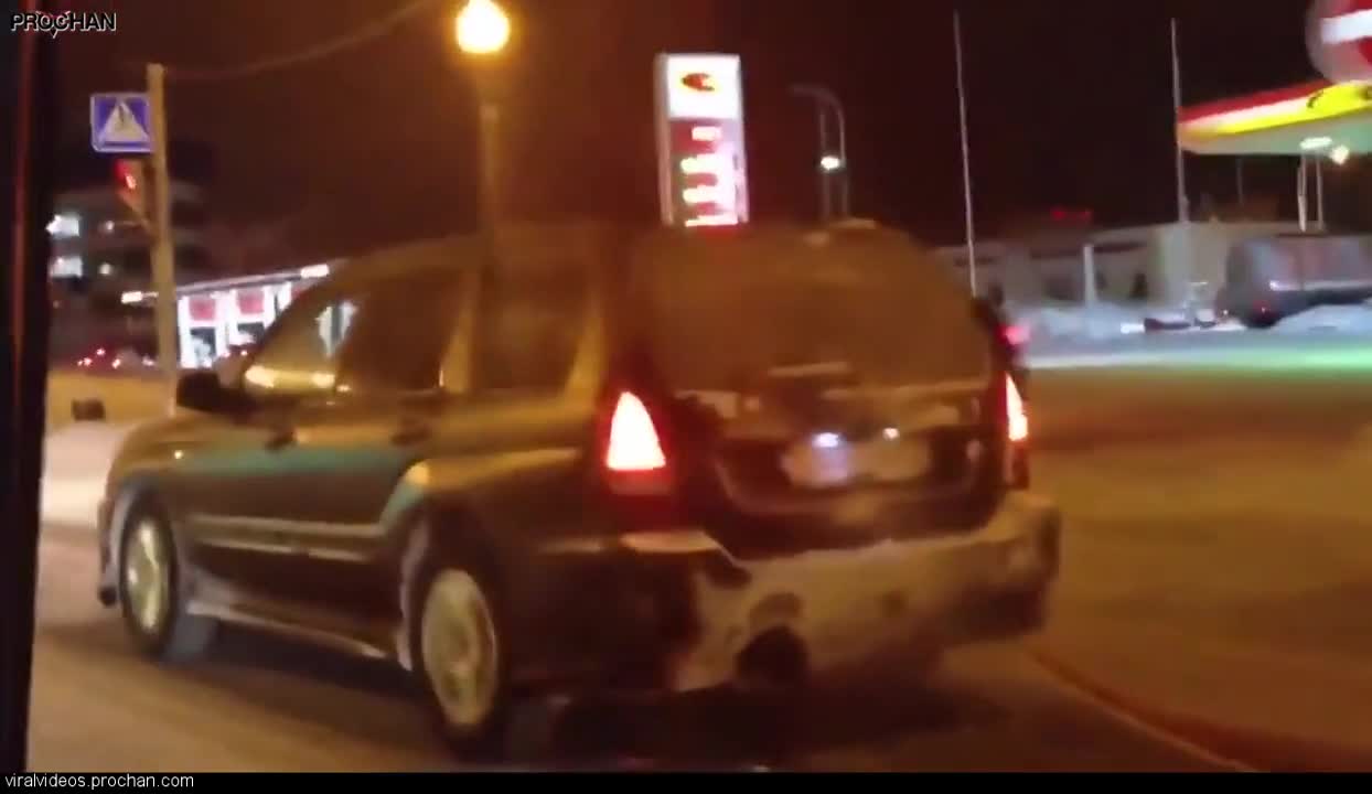 Руската пътна помощ в действие. Смях!