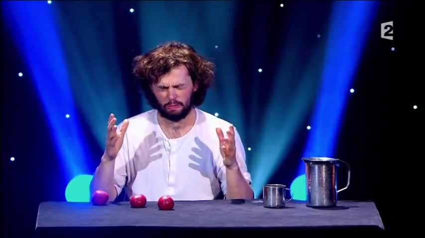 Фокусник с махмурлук . Супер номер.