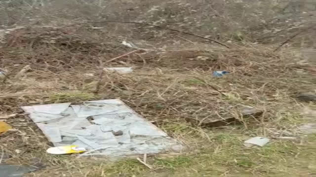 Боклуци в старата част на "Овче купел"