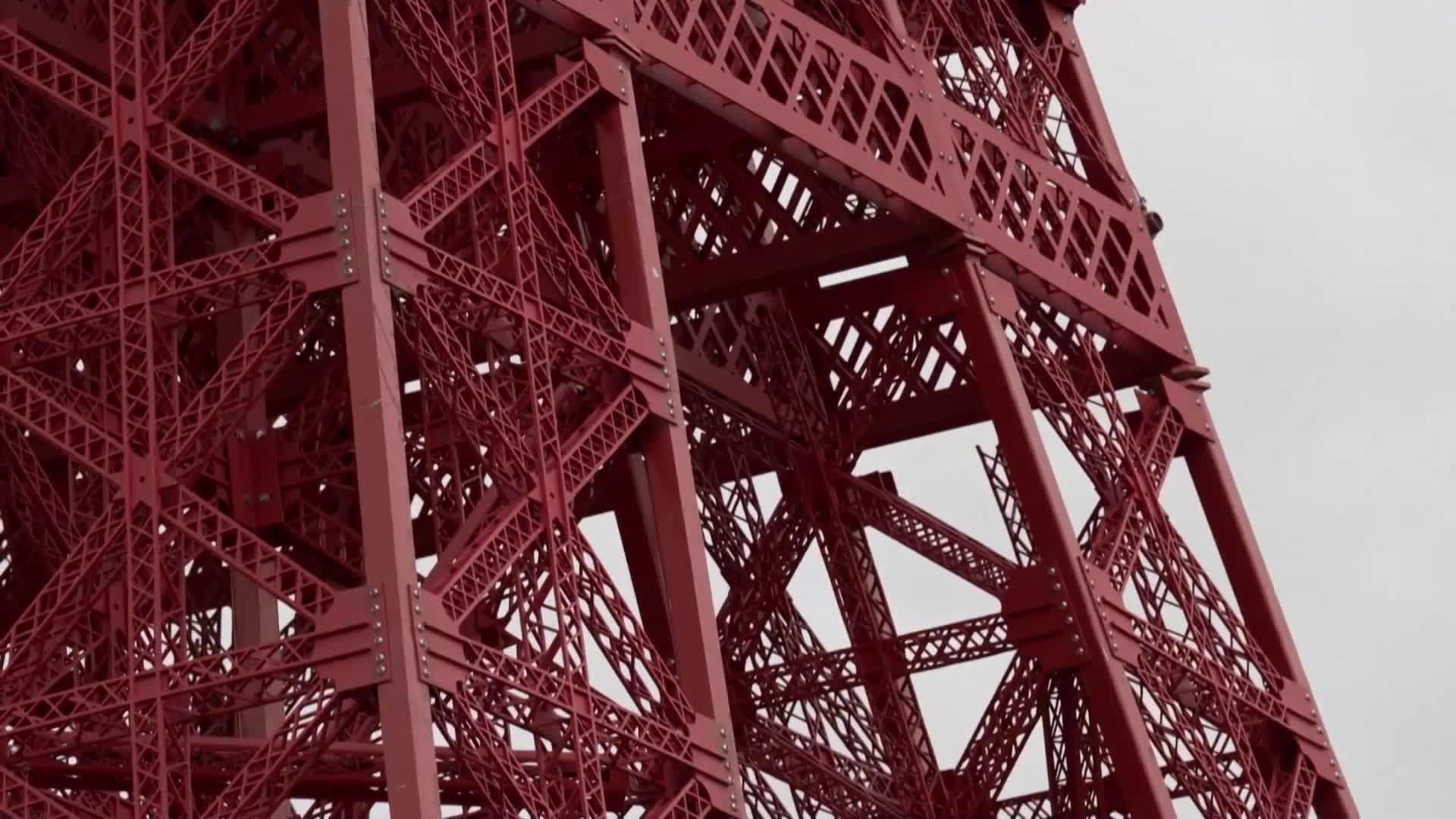 Построиха реплика на Айфеловата кула по оригинални чертежи (ВИДЕО)