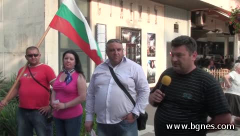 Лекар разнасяше хапчета за "болен" на протеста в Благоевград
