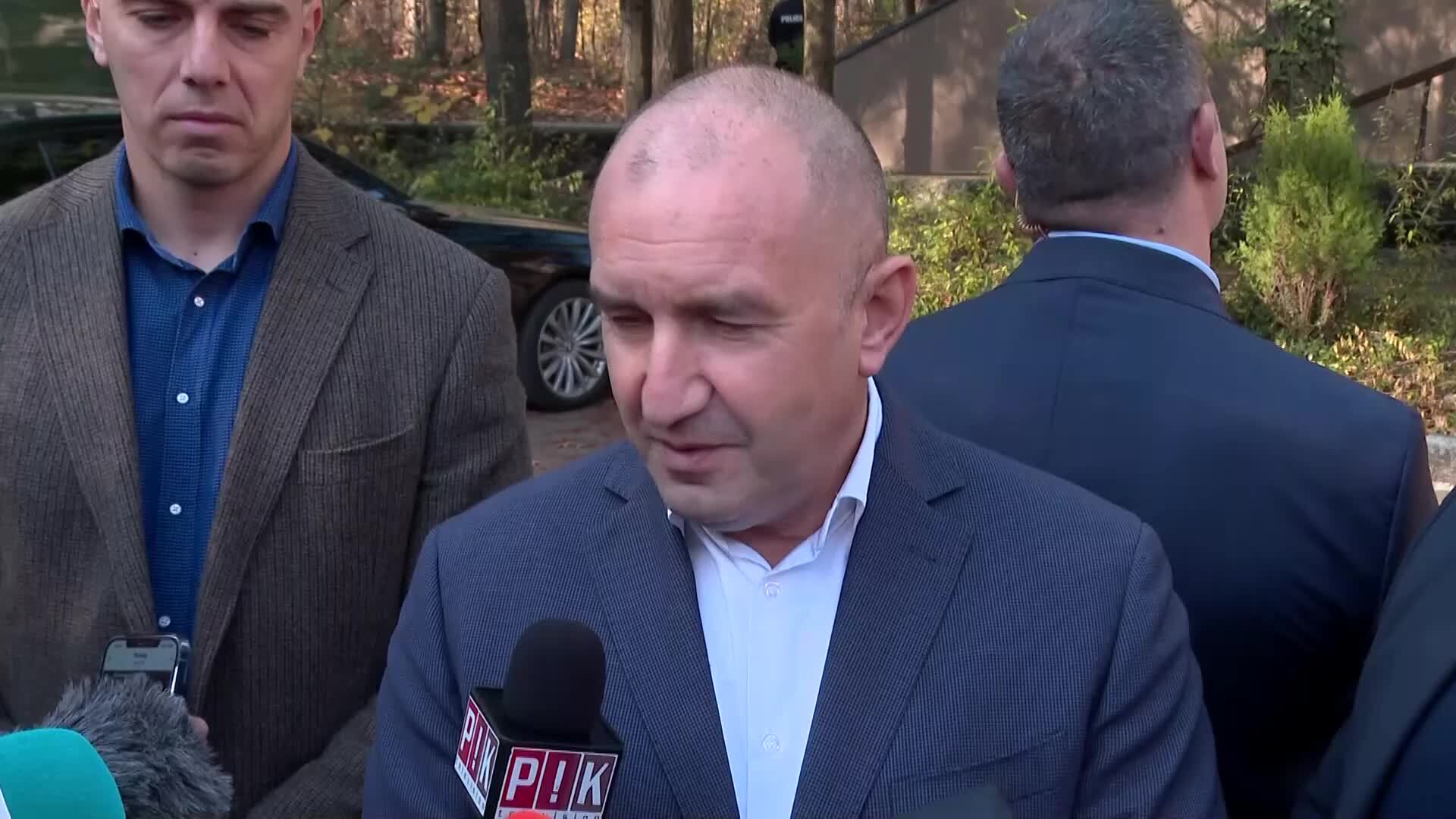 Румен Радев: Самото назначаване на особения търговски управител на "Лукойл" е извън закона