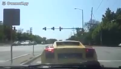 Така се кара Lamborghini в трафик